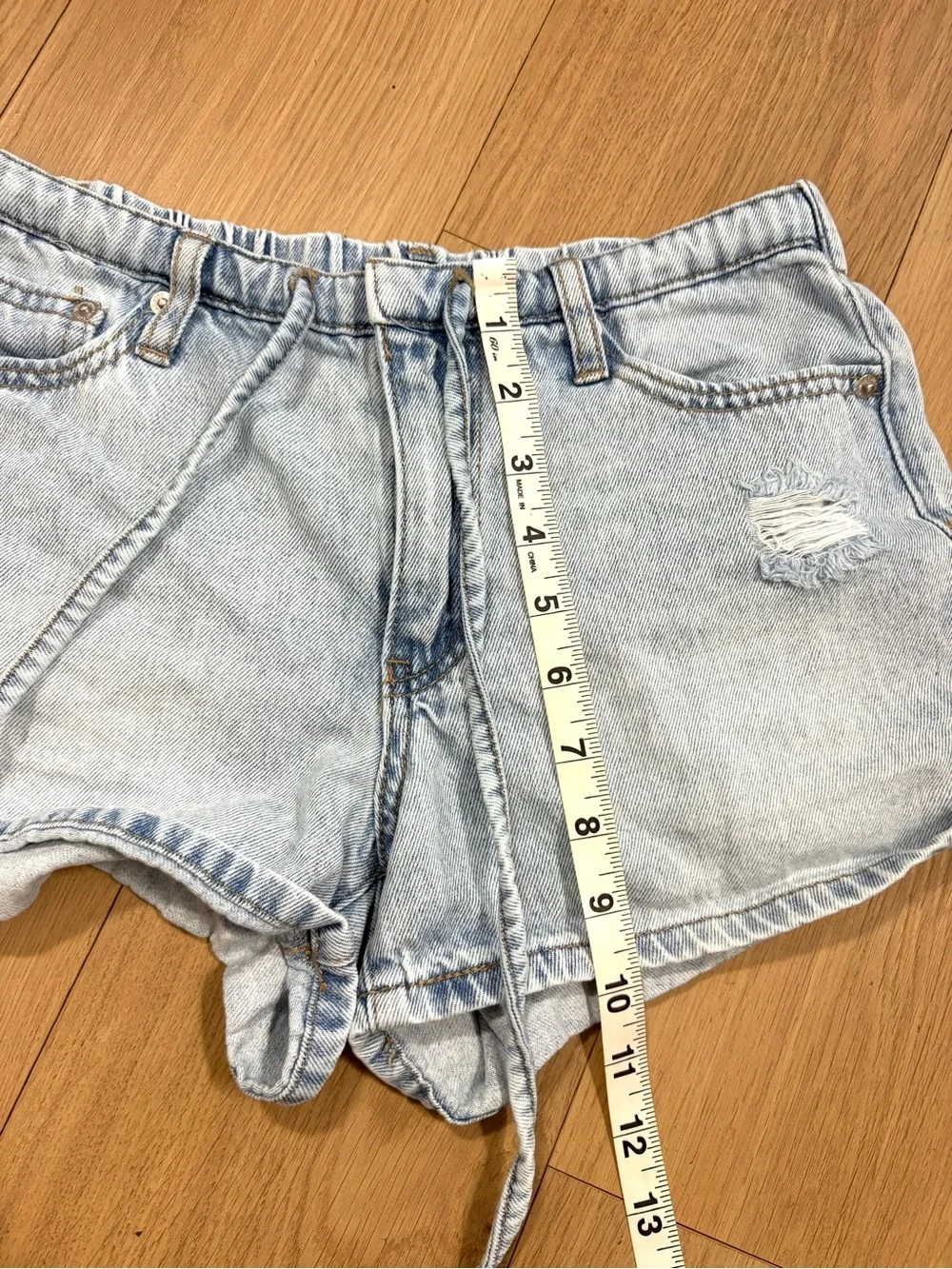 Rewash Womens 1/25 Light Wash Distressed Denim Shorts Tie Waist Cuffed